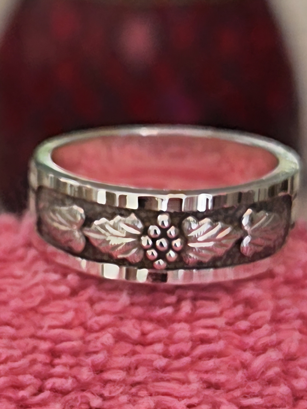 Vintage Authentic Landstrom's Black Hills Solid Sterling Silver Grape Leaf Band - Picture 2 of 4